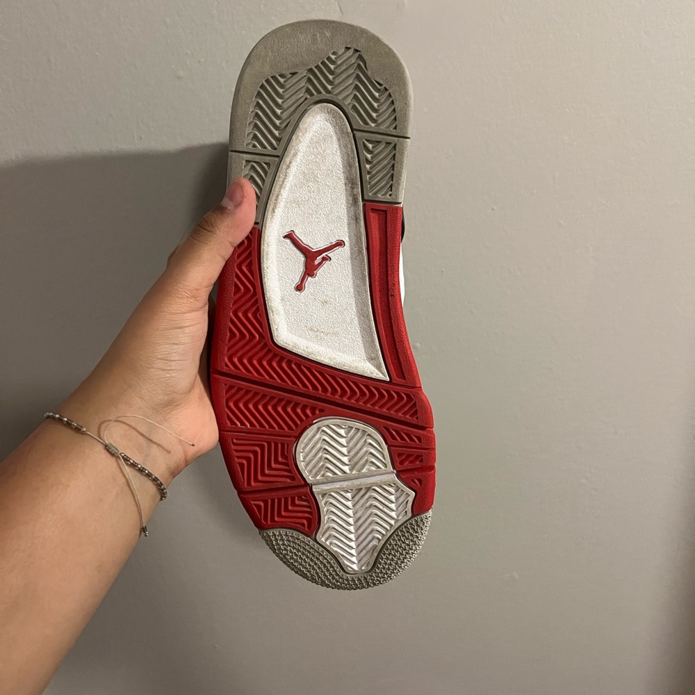 Jordan 4s Fire Reds - Picture 5 of 5